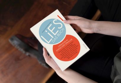 Das Buch "LiES" von oben fotografiert