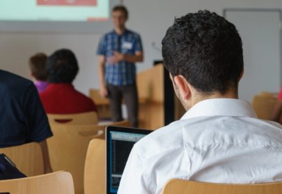 Unterricht in einem Seminarraum