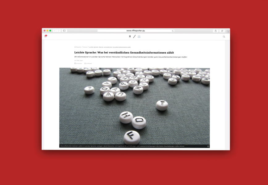 Rot hinterlegter Screenshot der Seite auf der riffreporter.de, auf der ein Foto mit Buchstaben-Bausteinen zu sehen ist.